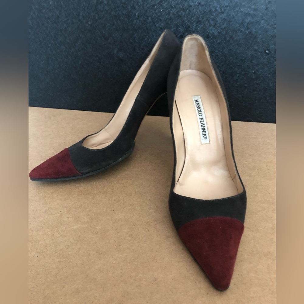 Manolo Blahnik Color Block Pointy Pumps 37 1/2 Navy and Burgundy